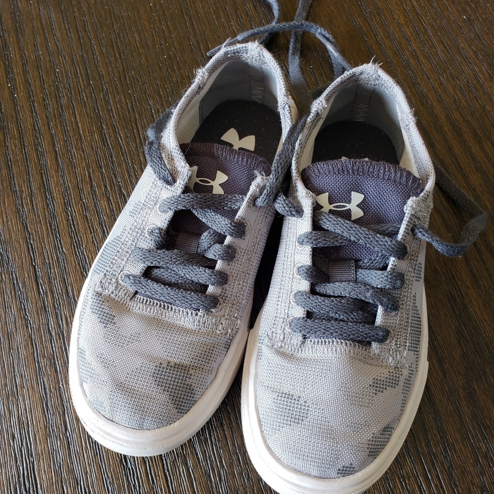 Under Armour Boys Shoes